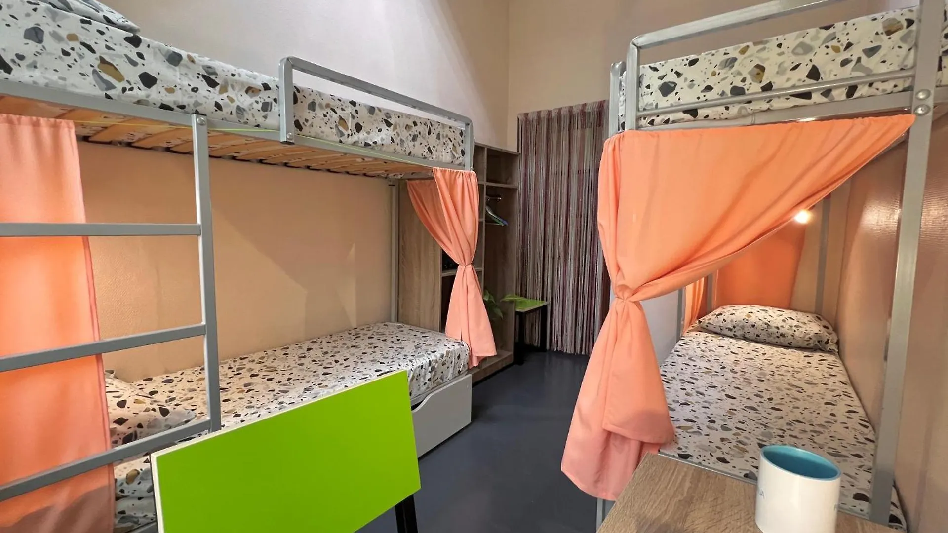 Amely Hostel Киев