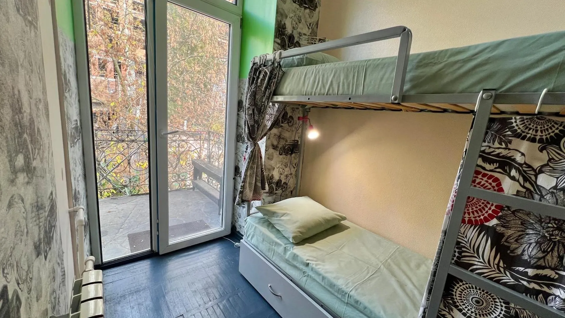 Amely Hostel Киев 0*,  Украина